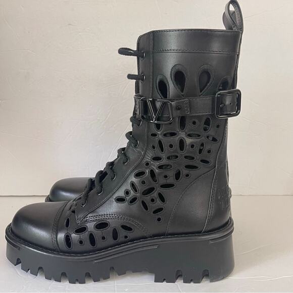 Valentino Black Leather Laser Cut Out Lace Up Combat Boots Size 41 - Picture 2 of 15